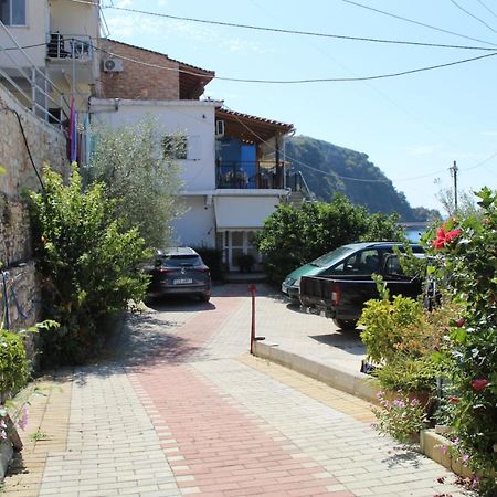 Ann'S Apartment Himare Exterior photo