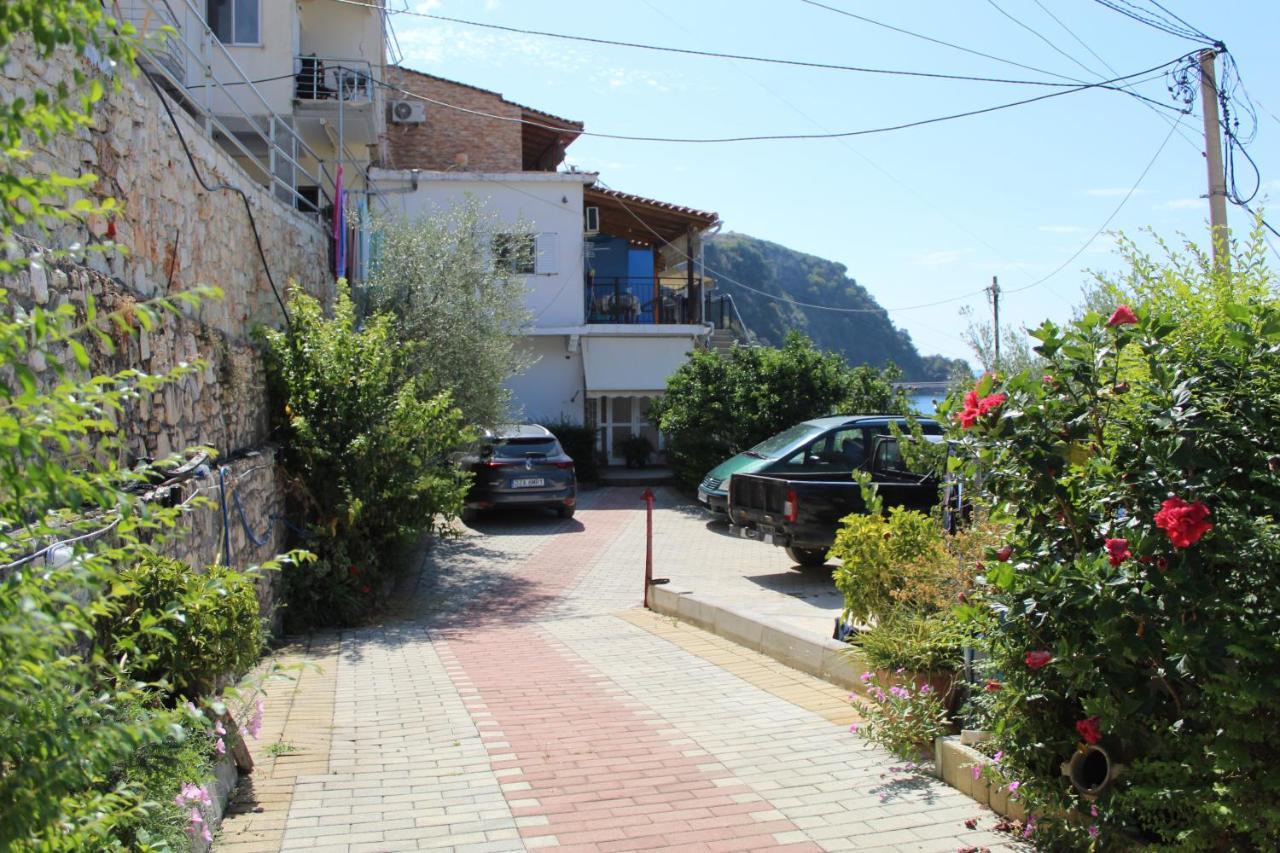 Ann'S Apartment Himare Exterior photo